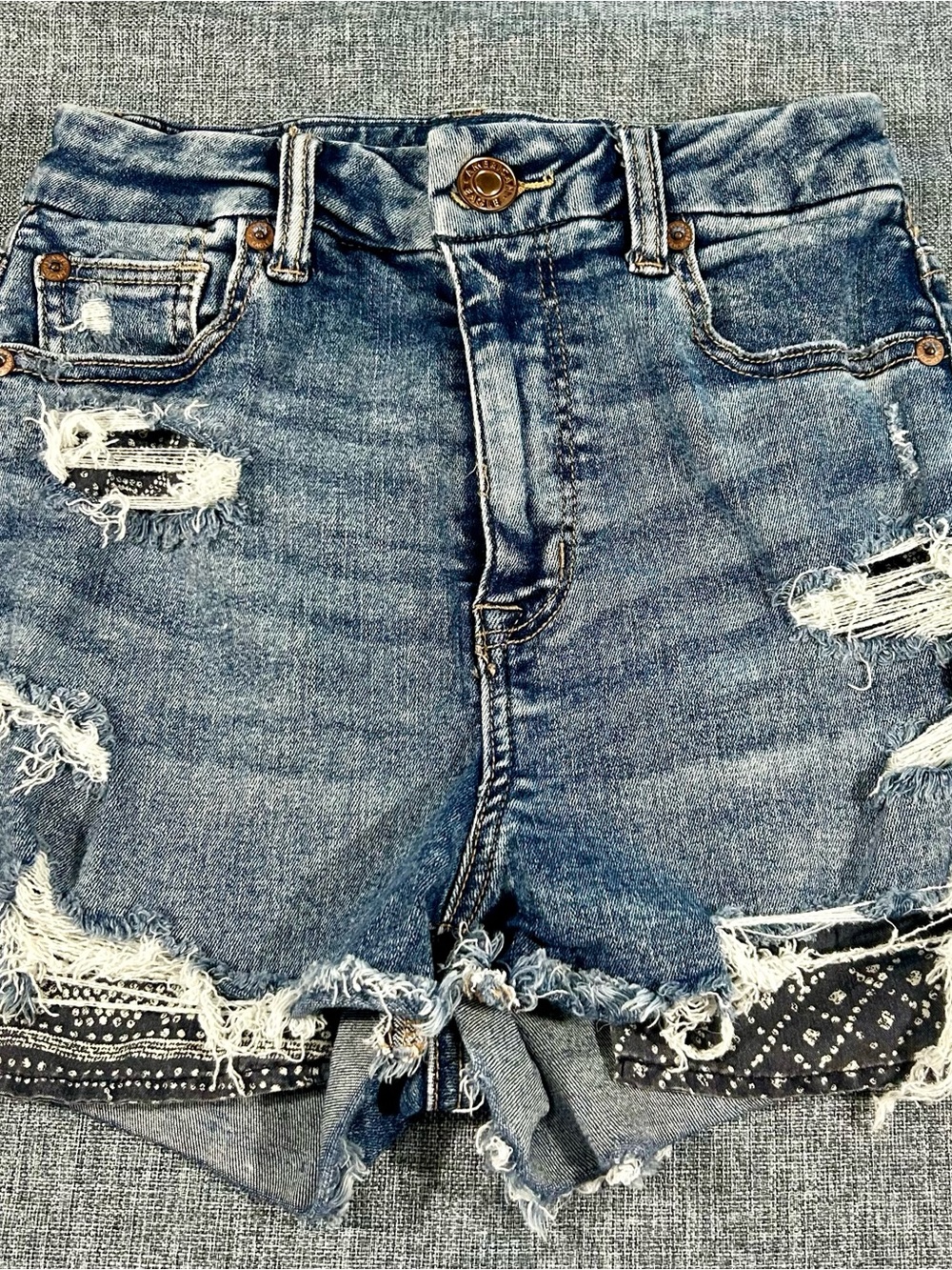 American Eagle Outfitters Distressed Blue Denim Shorts Printed Peekaboo Pockets